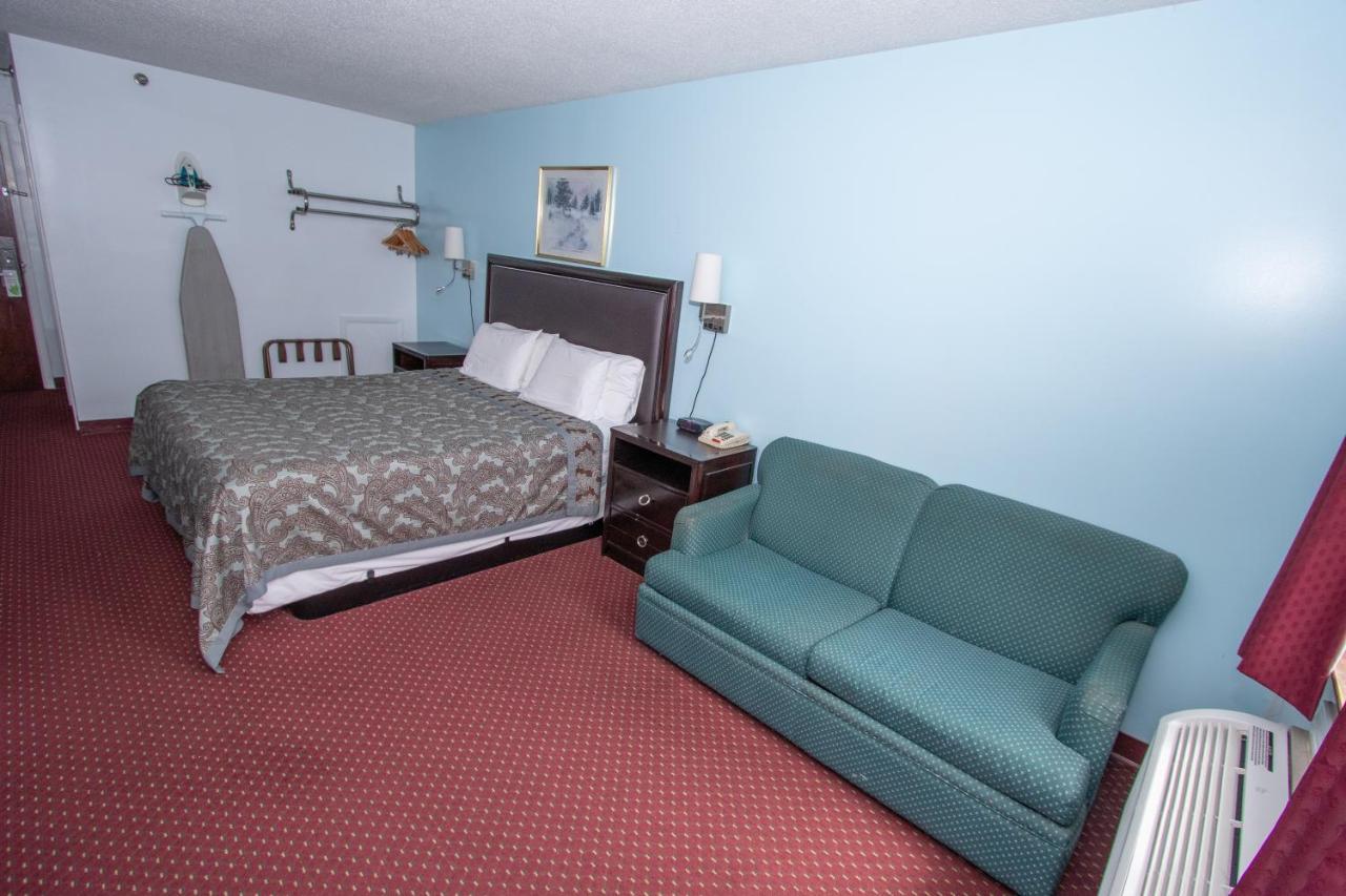 Eastbrook Inn Ronks Extérieur photo